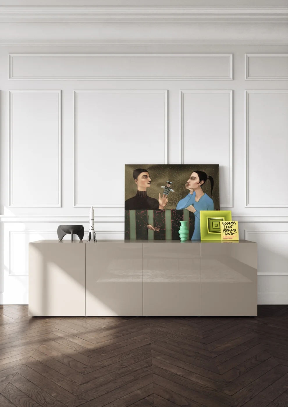 Hochglänzendes helles CASE-Sideboard im Raum mit weißen Wandprofilen