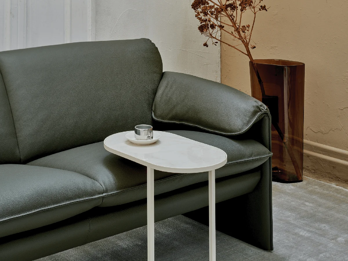 Polster- und Armlehnendetails am grünen Leolux Bora Bora Sofa